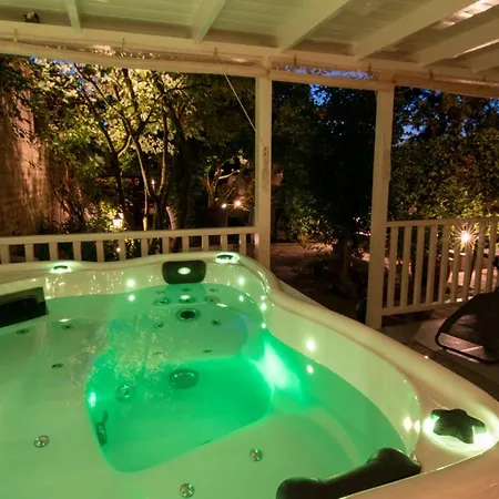 住宿加早餐酒店 Bed & Sauna 4*