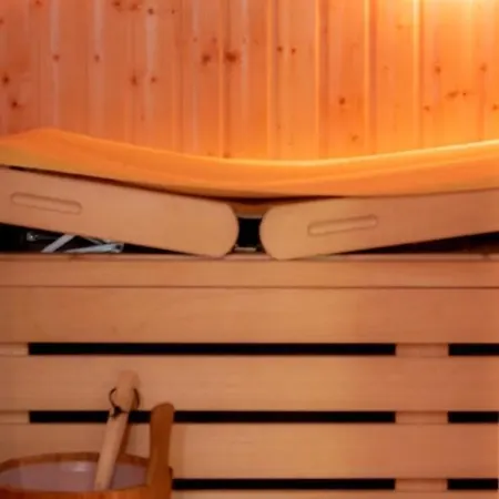 住宿加早餐酒店 Bed & Sauna 4*