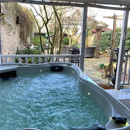 فندق مبيت وإفطار Bed & Sauna 4*