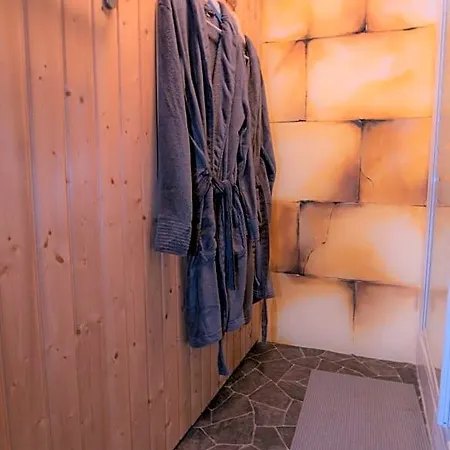 Bed & Sauna 4* 聚特芬