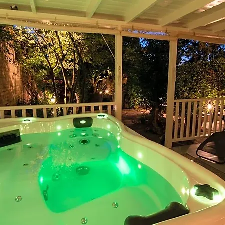 住宿加早餐酒店 Bed & Sauna 4*