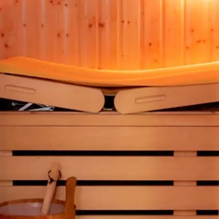 Bed & Sauna 4*