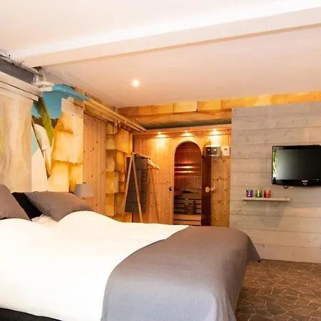 Bed & Sauna Bed & Breakfast